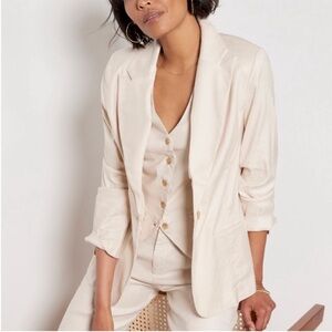 EVEREVE Brandi Linen Blend Blazer in Natural. Size Medium